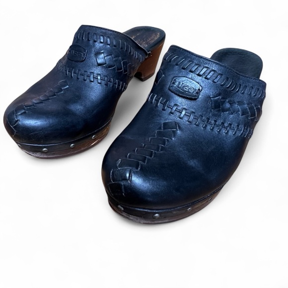 ⭐️ UGG Vivica Black Leather Mule Clogs Sherpa Lined Women Size 8 - Picture 4 of 9